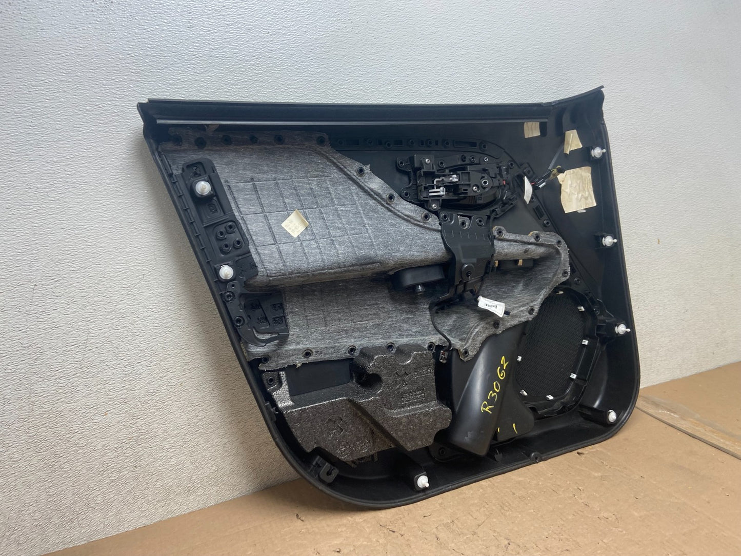 2016 to 2018 Jeep Renegade Front Right Passenger Side Panel Door R3062 DG8