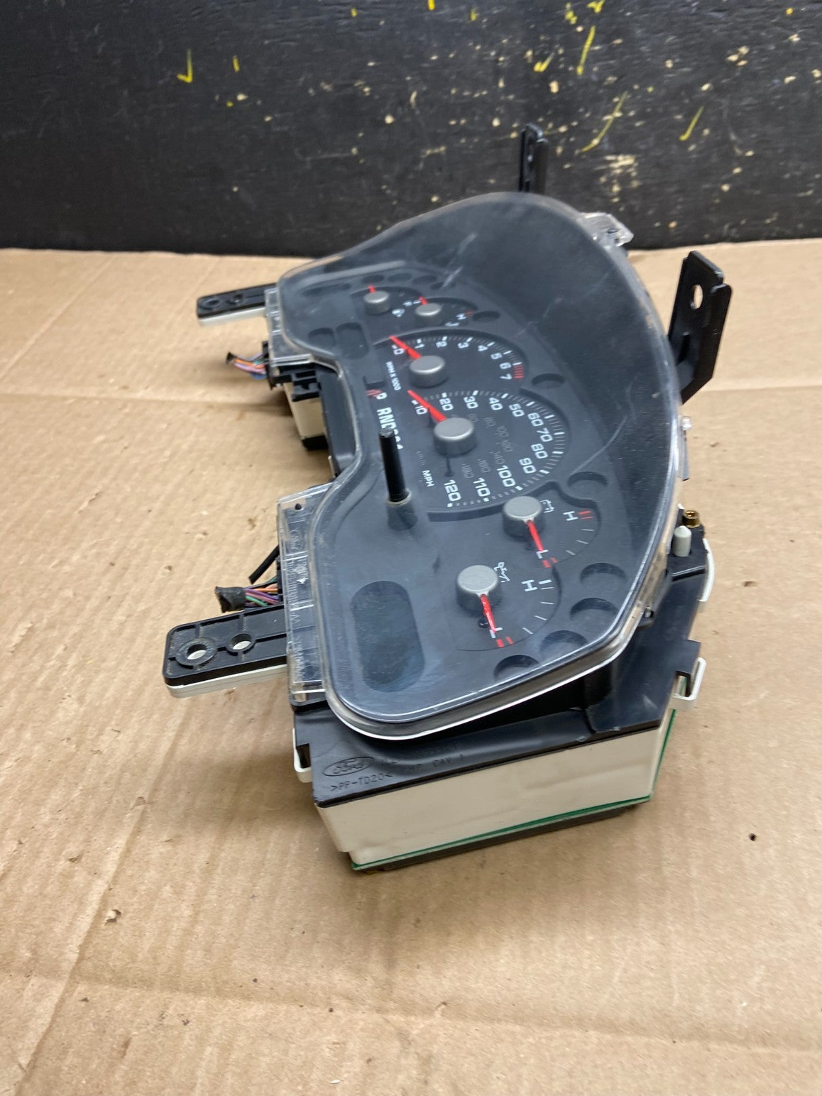 2004 2005 Ford Explorer Speedometer Cluster Gauge Oem Y2213 DG3