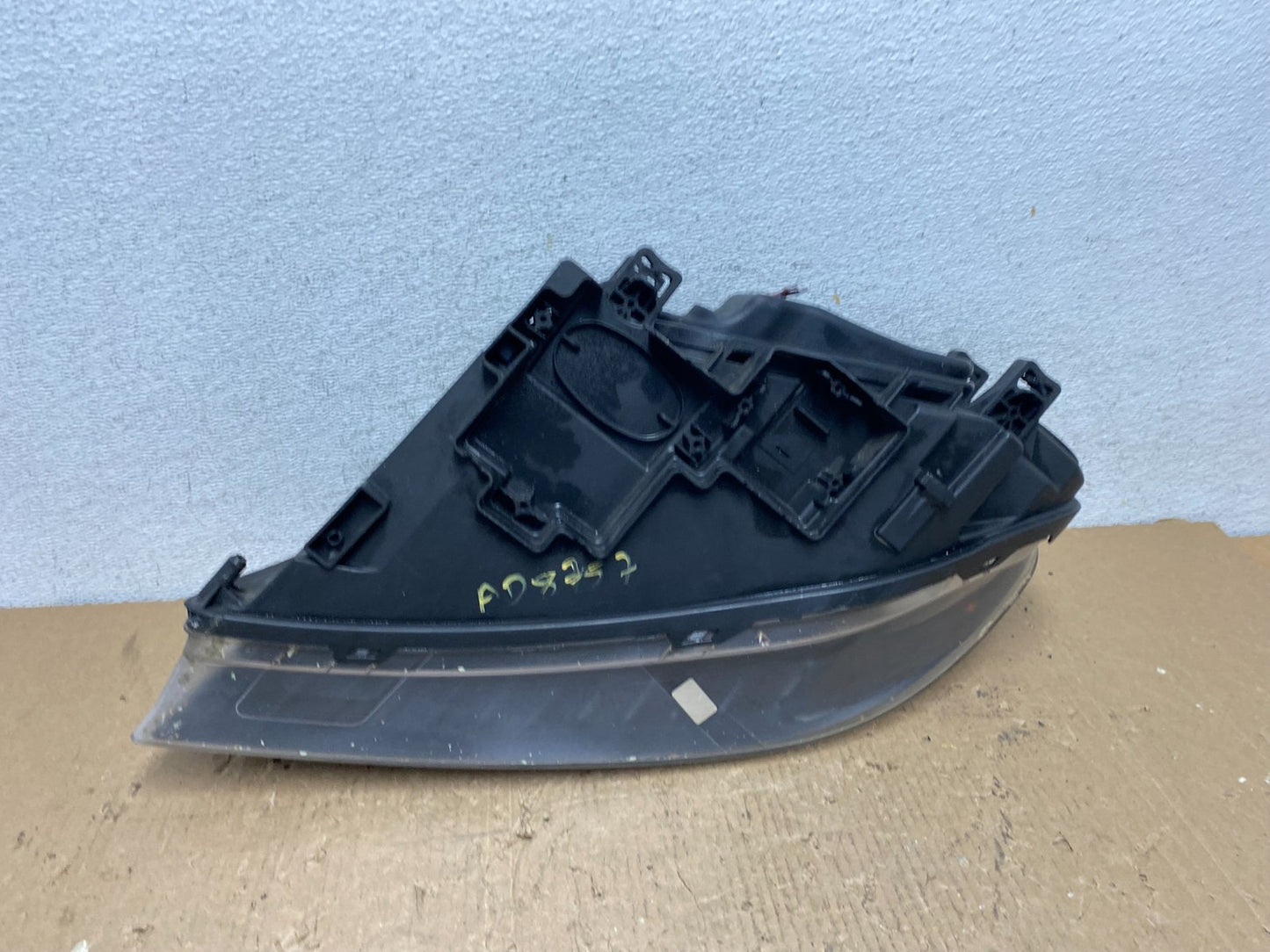 2008 to 2013 Volvo XC70 V70 S80 Right Passenger Side Halogen Headlight AD8757 DW6