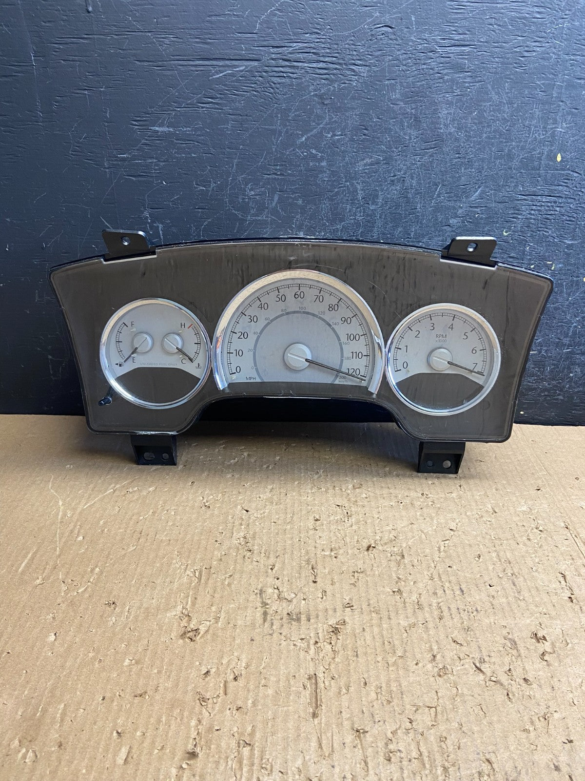 2006 Dodge Durango Speedometer Instrument Cluster Gauge AD7079 DG0