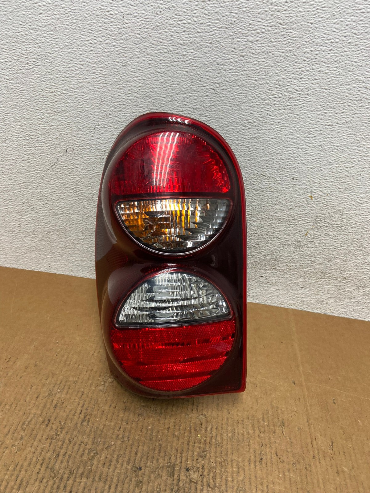 2005 2006 2007 Jeep Liberty Left Driver Lh Side Tail Light TYC AE1534 LK0