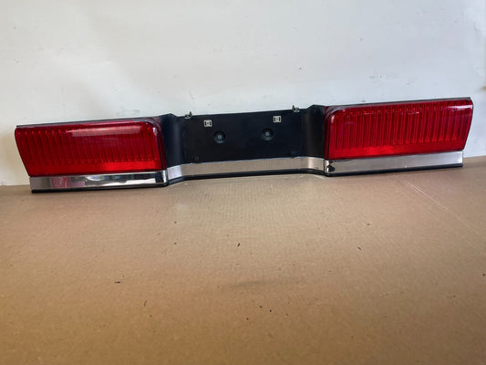 1990 to 1993 Lincoln Continental Center Trunk Tail Light AG2869 DG0