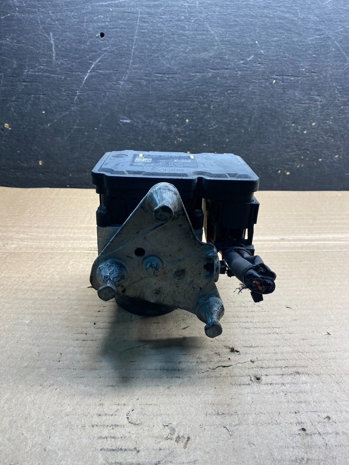 2012 to 2015 Mercedes W204 c250 ABS Anti Lock Brake Pump Module aa3251 DG1