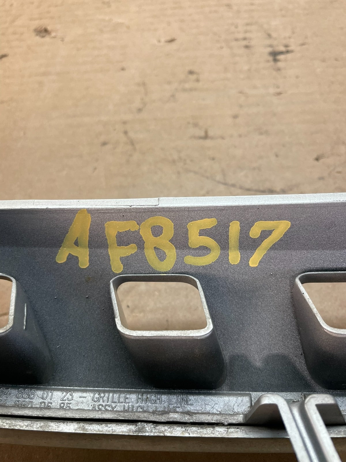 2006 2007 2008 Mercedes Benz ML350 ML550 Front Upper Grill Grille AF8517 DG5