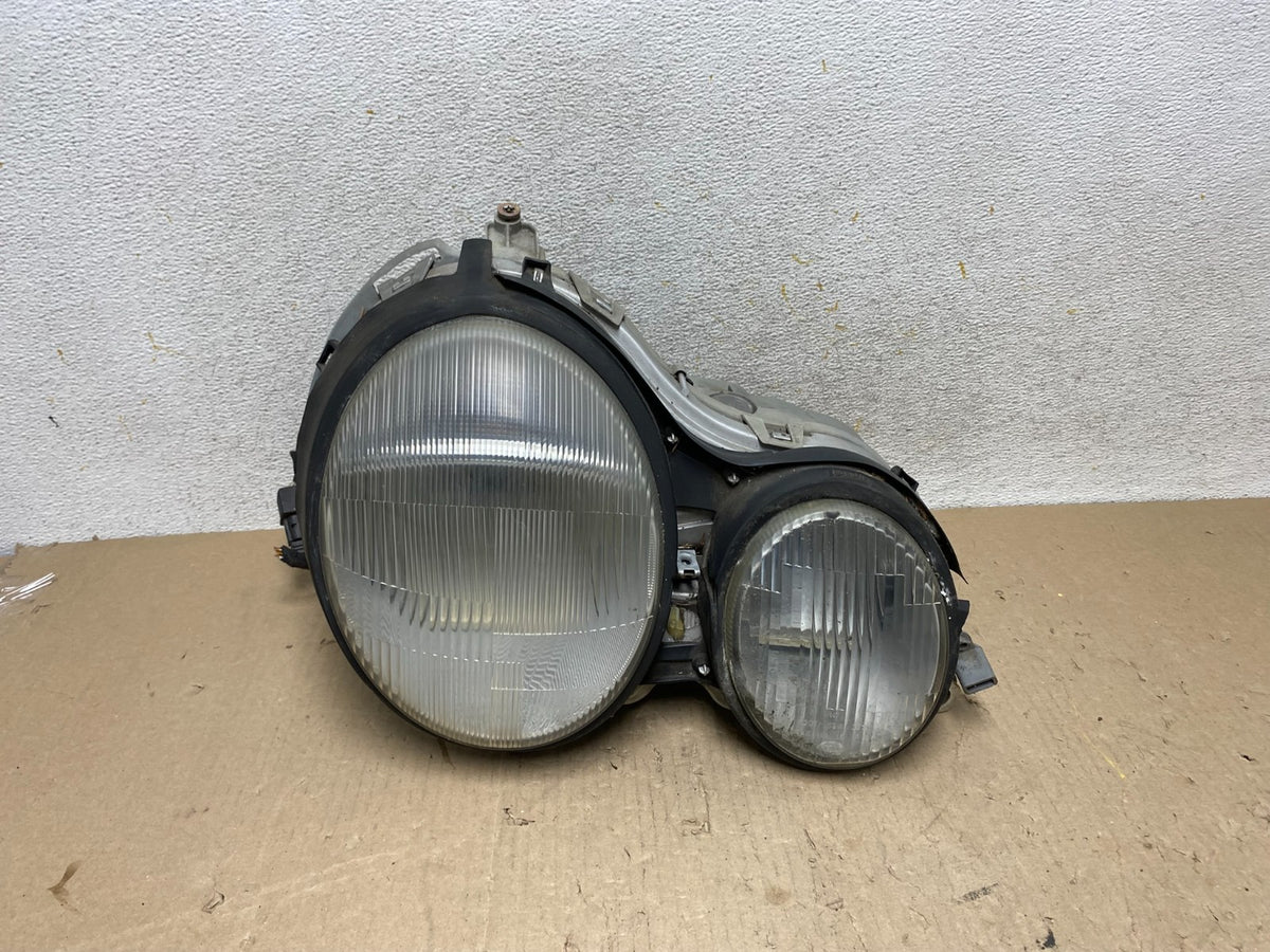 1996-1999 Mercedes E E320 E430 Right Passenger RH Side Headlight AH7636 DW0