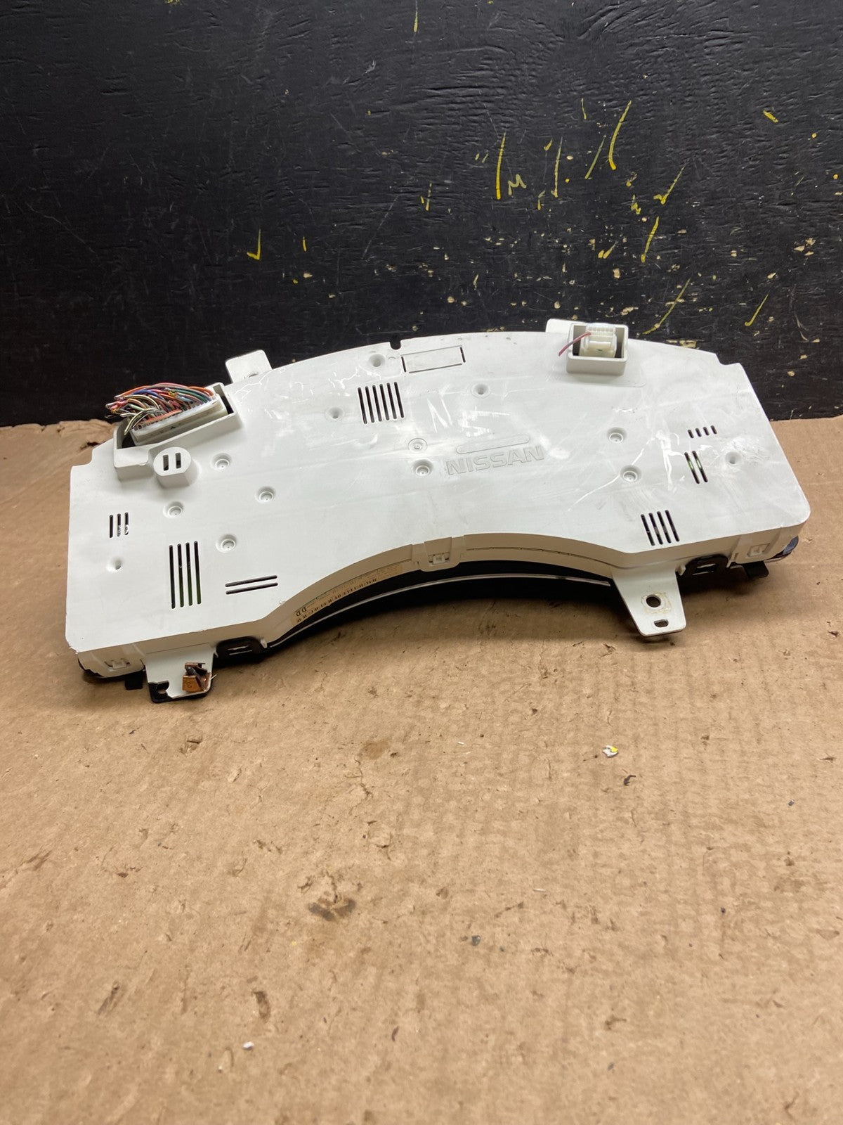 2006 Nissan Titan Armada Speedometer Cluster Gauge Bezel Z0271 DG6