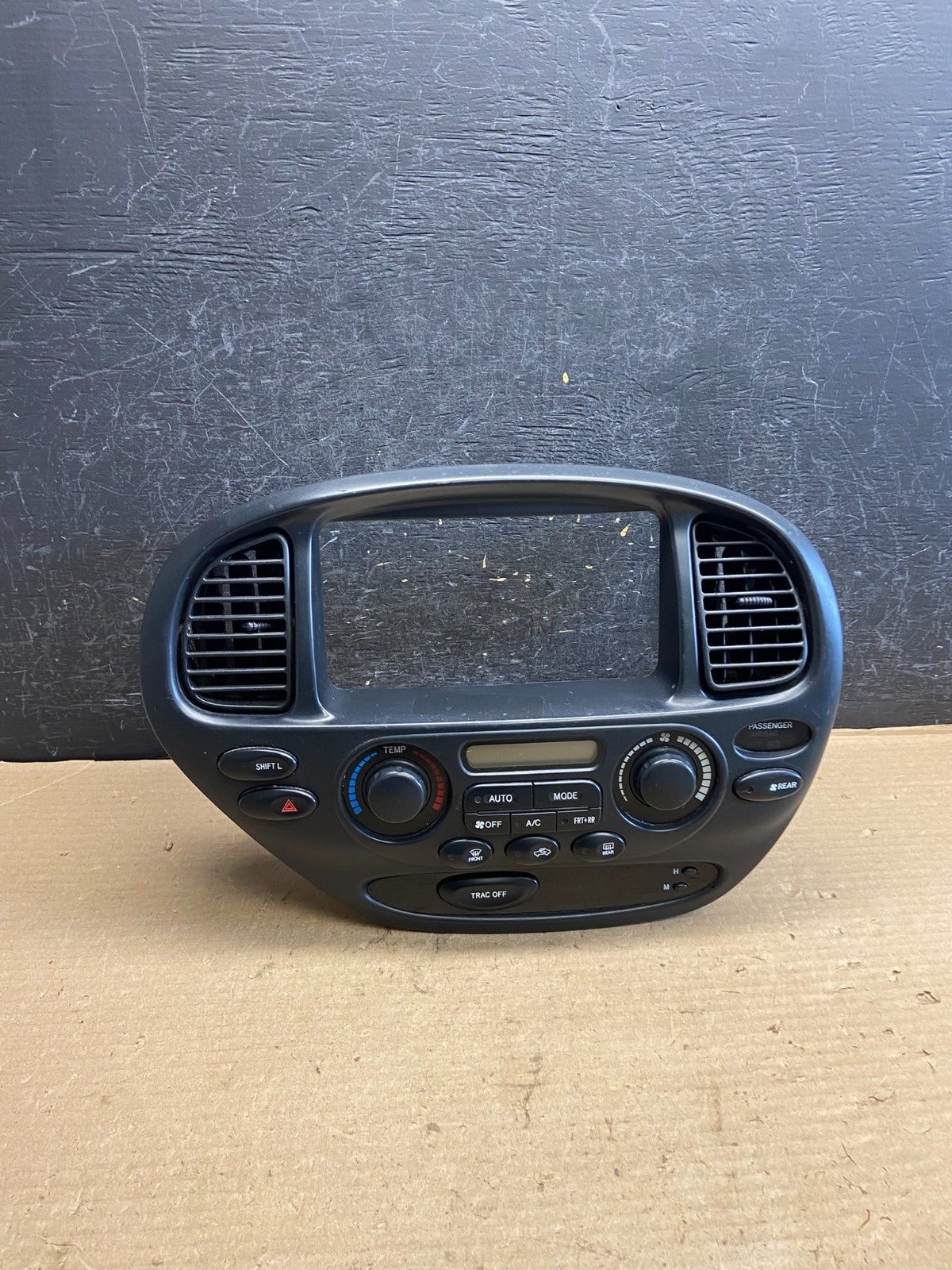 2005 to 2007 Toyota Sequoia AC Temp Heater Climate Control Bezel AH5270 DG0
