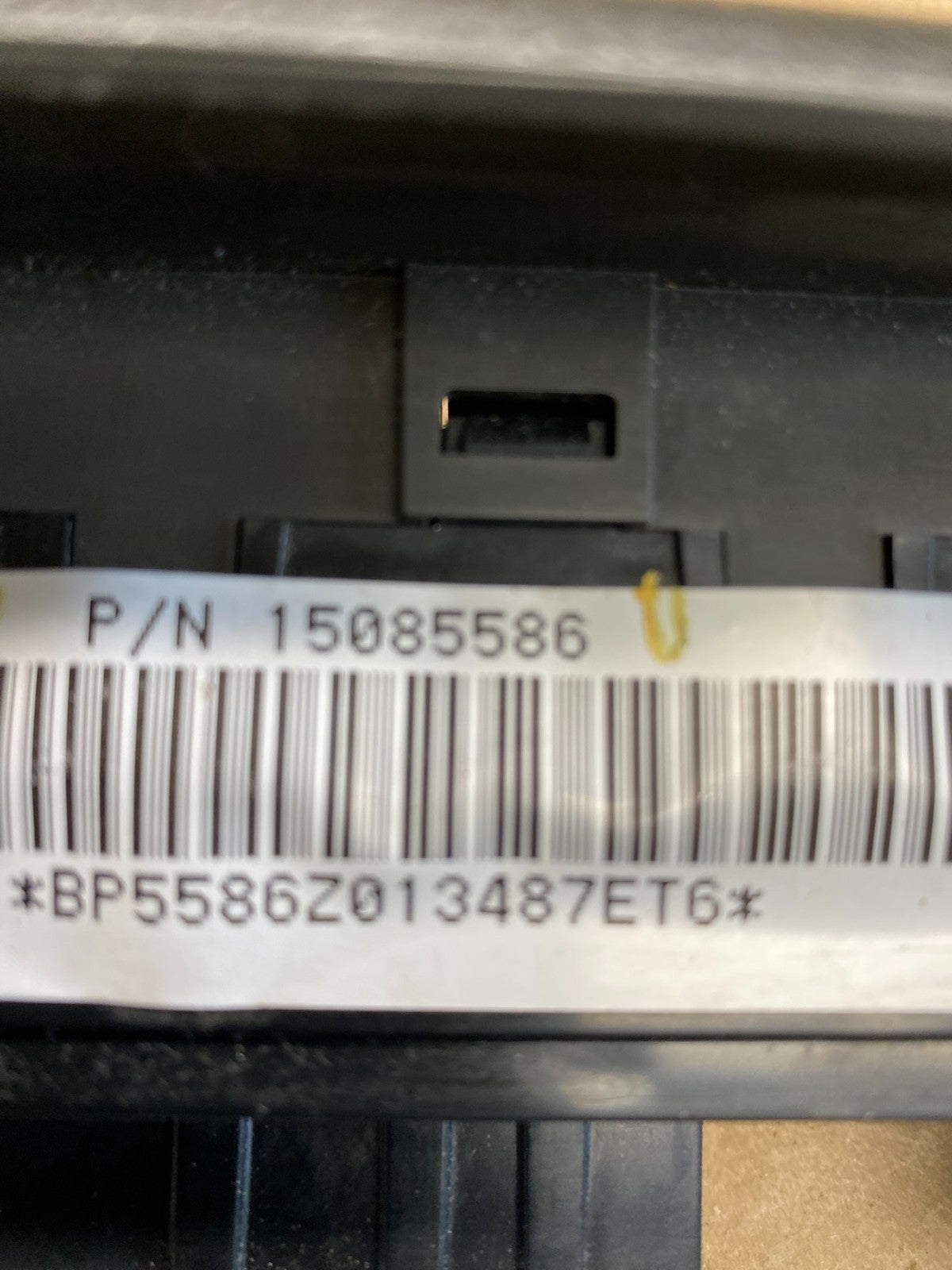 2002-2005 Chevrolet Trailblazer Power Left Driver Window Control Switch AC92124