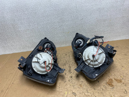 2005 to 2006 Nissan Altima Left+Right Set Halogen Headlights Oem V8697 DW10