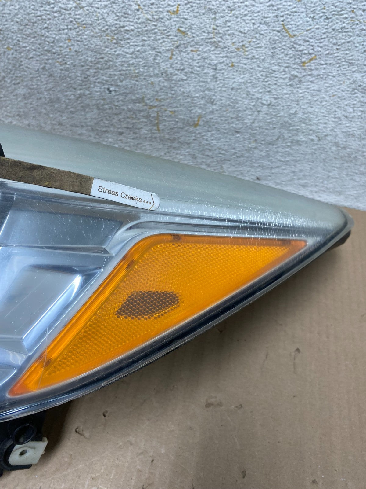 2013 - 2016 Ford Escape Headlight Left Driver Lh Side Halogen AJ2513 DW4