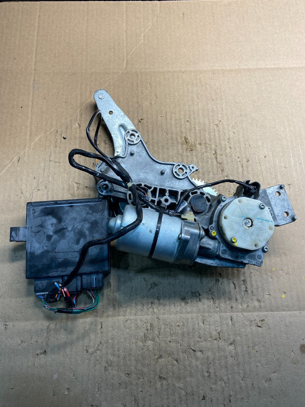 2009 to 2016 GMC Acadia Rear Trunk Liftgate Power Motor Actuator OEM Z0657 DG2