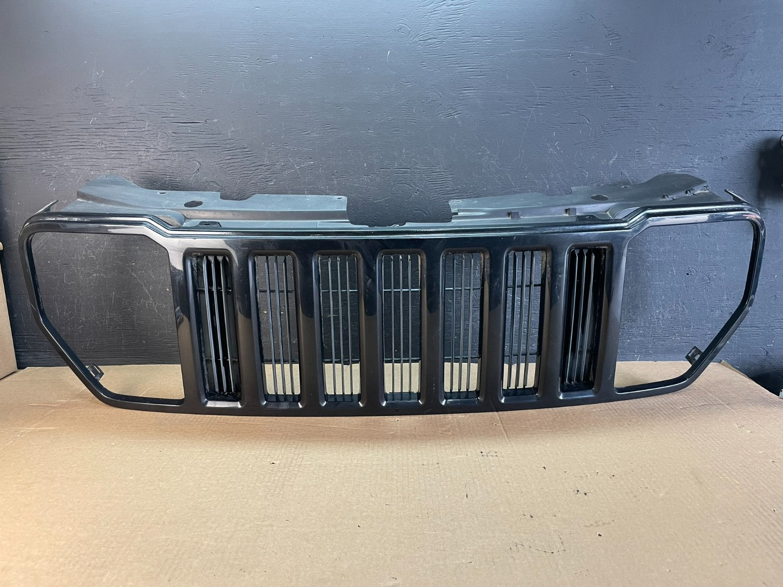 2008 2009 2010 2011 2012 Jeep Liberty Front Upper Grill Grille AF5223 DG0