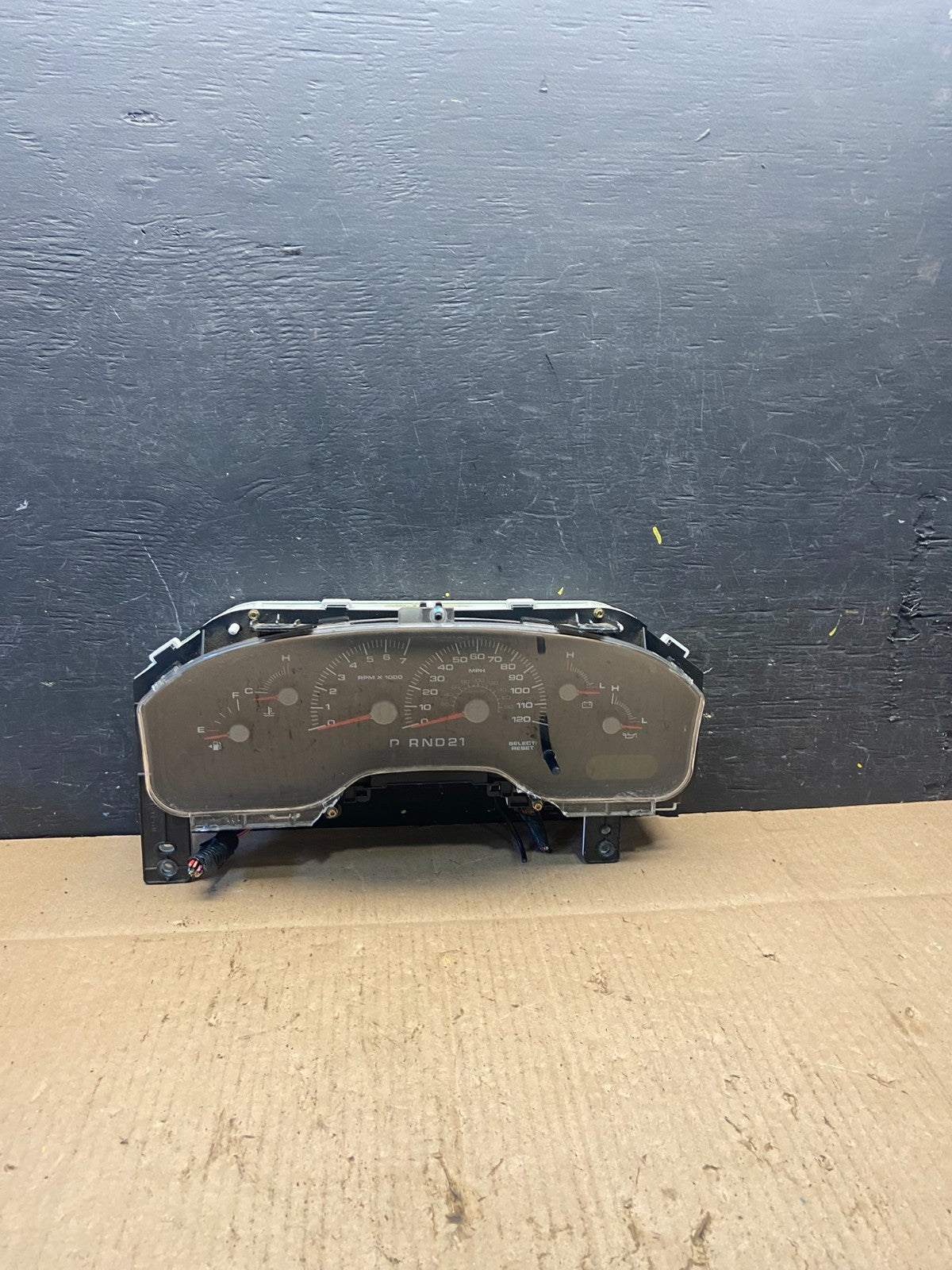 2000 2002 Ford Expedition Speedometer Instrument Gauge Cluster Q0896 DG0