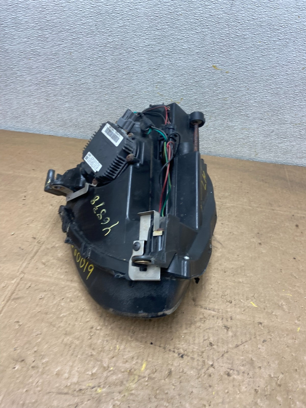 2003 2004 2005 Infiniti G35 Coupe Headlight Left Driver OEM Xenon HID Y6878 DW8