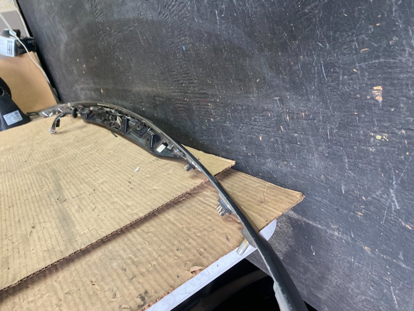 2011-2014 Ford Explorer Rear Tailgate Gate Trim Molding With Camera OEM R2321 DG8