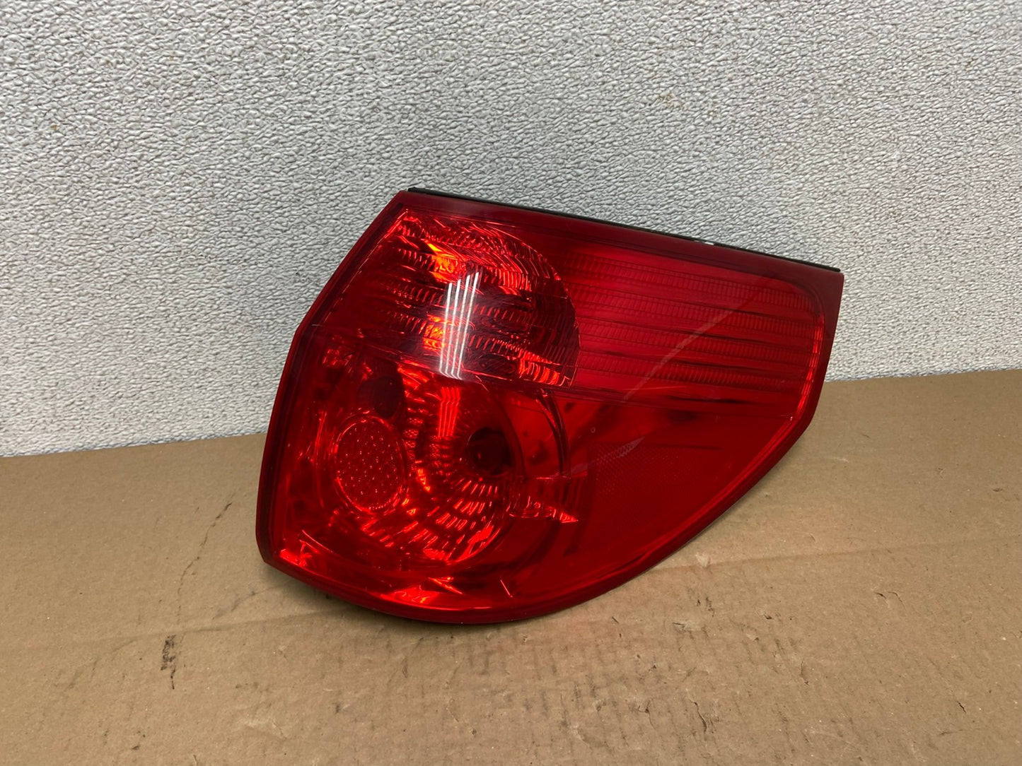 2006 - 2010 Toyota Sienna Right Passenger Side Tail Light AB6198 LK0