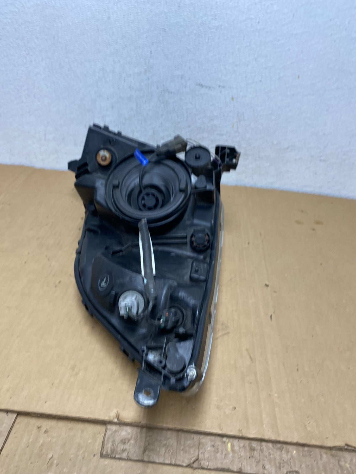 2004 - 2005 Toyota Prius Left Driver Lh Halogen Headlight AD2678 DW8