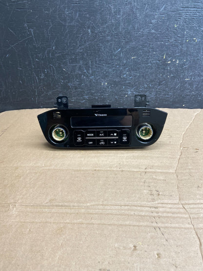 2010 to 2015 Kia Sportage Center Radio Climate Control Clock Trim AF1870 DG0