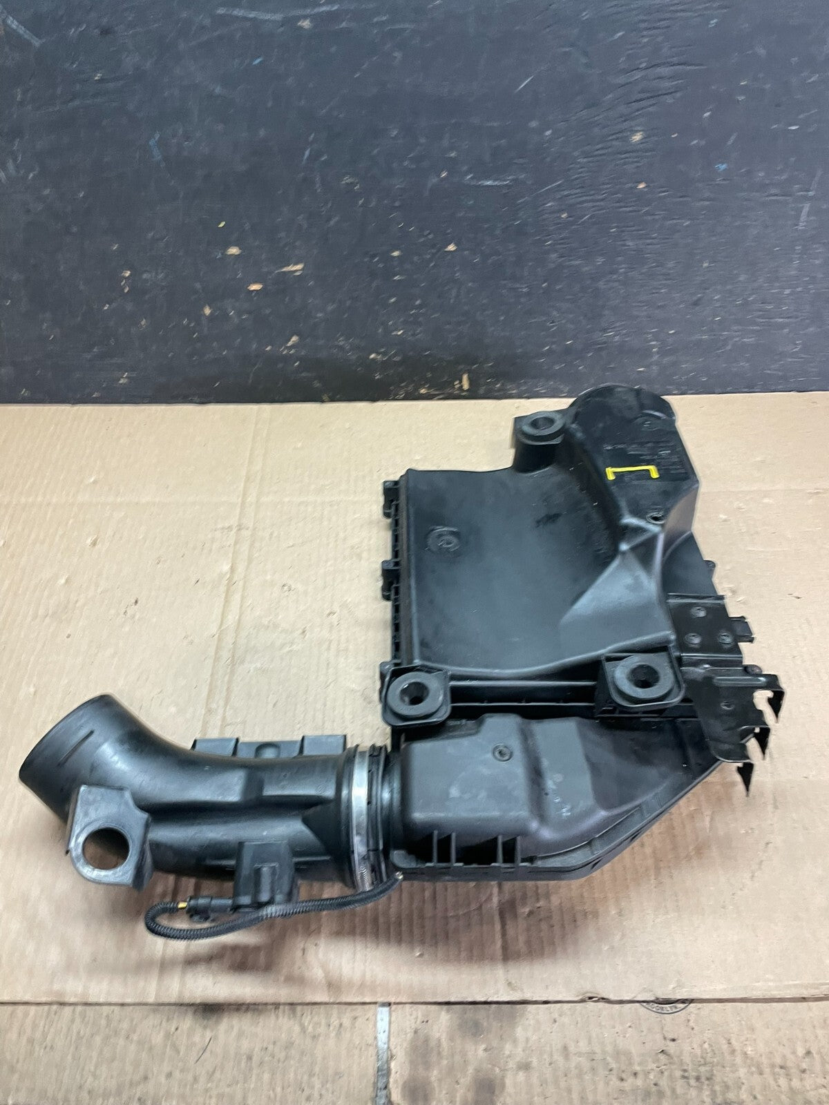 2007 to 2010 BMW X5 Air Intake Cleaner Filter Housing Box OEM M9028 DG6
