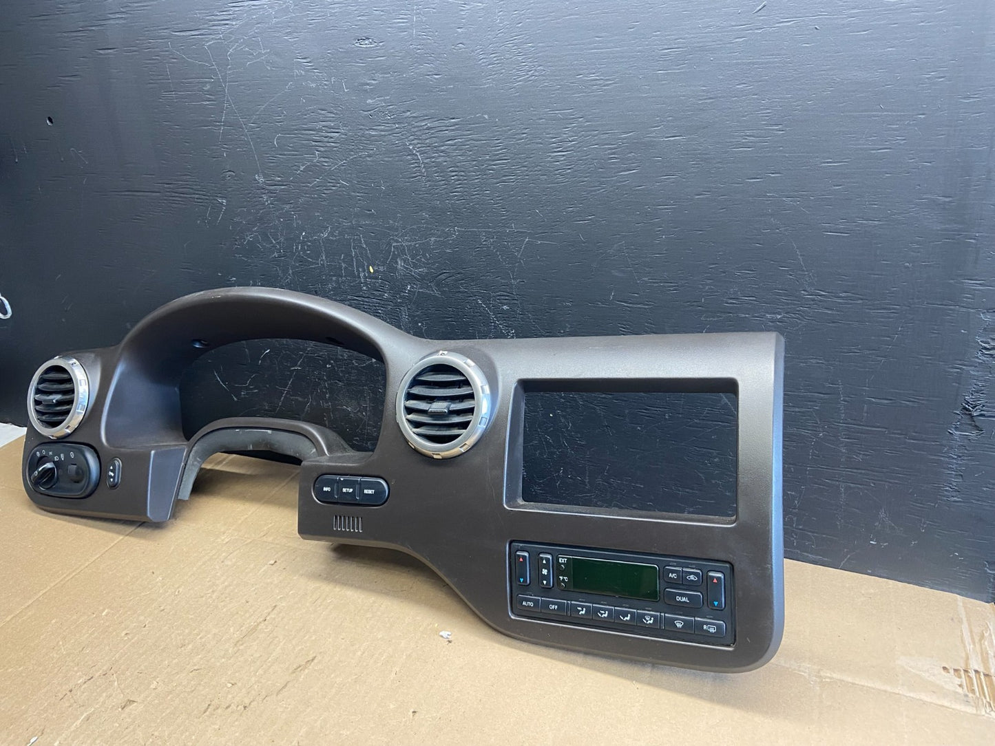 2003 to 2006 Ford Expedition Dashboard Speedometer Radio Bezel Air Vent AB9352DG2