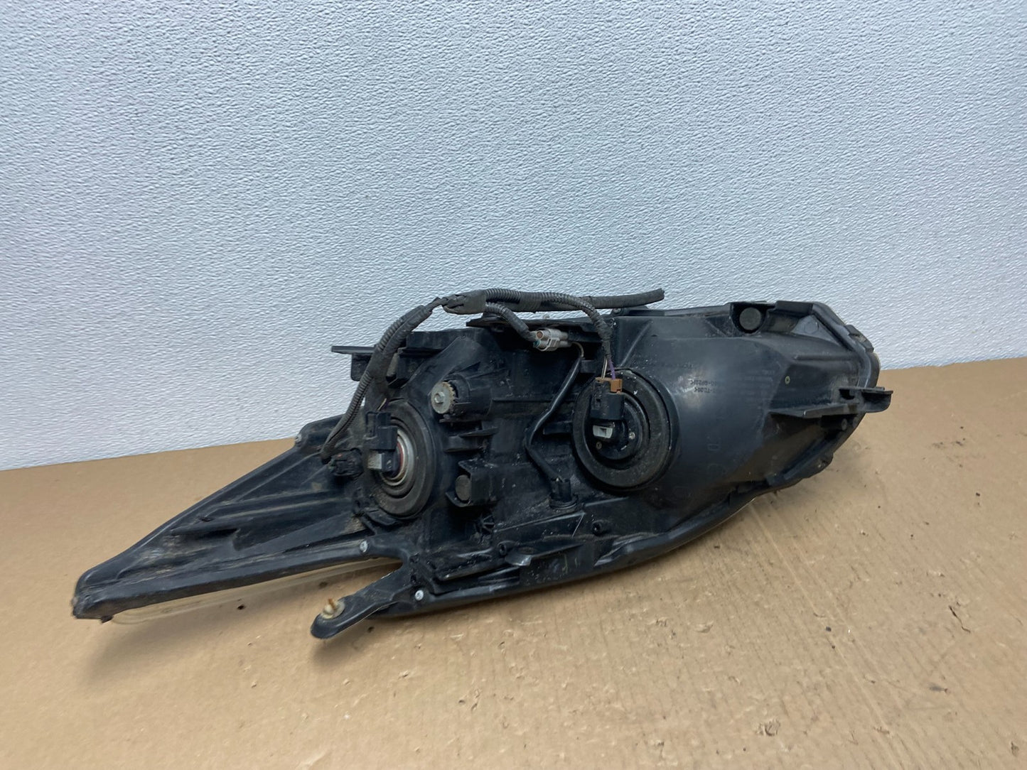 2010 - 2011 Toyota Prius Right Passenger Rh Blue Halogen Headlight AB6638 DW5