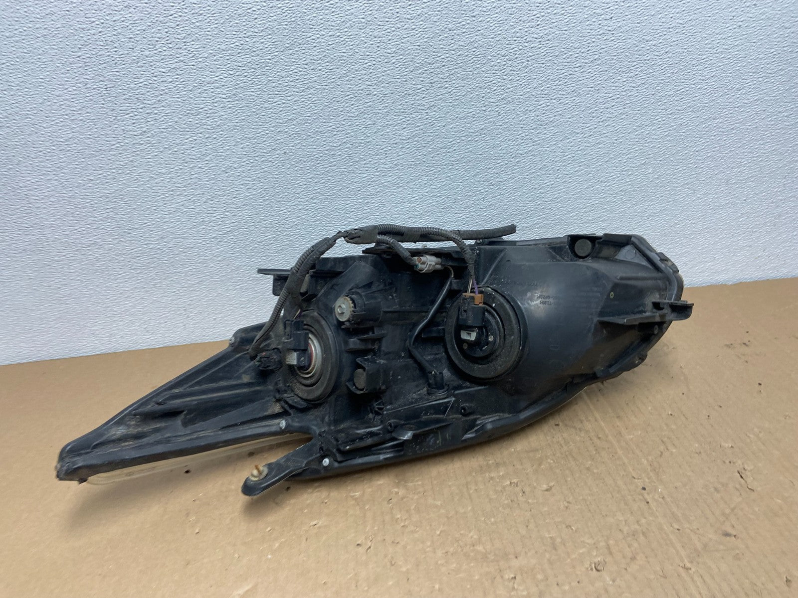 2010 - 2011 Toyota Prius Right Passenger Rh Blue Halogen Headlight AB6638 DW5