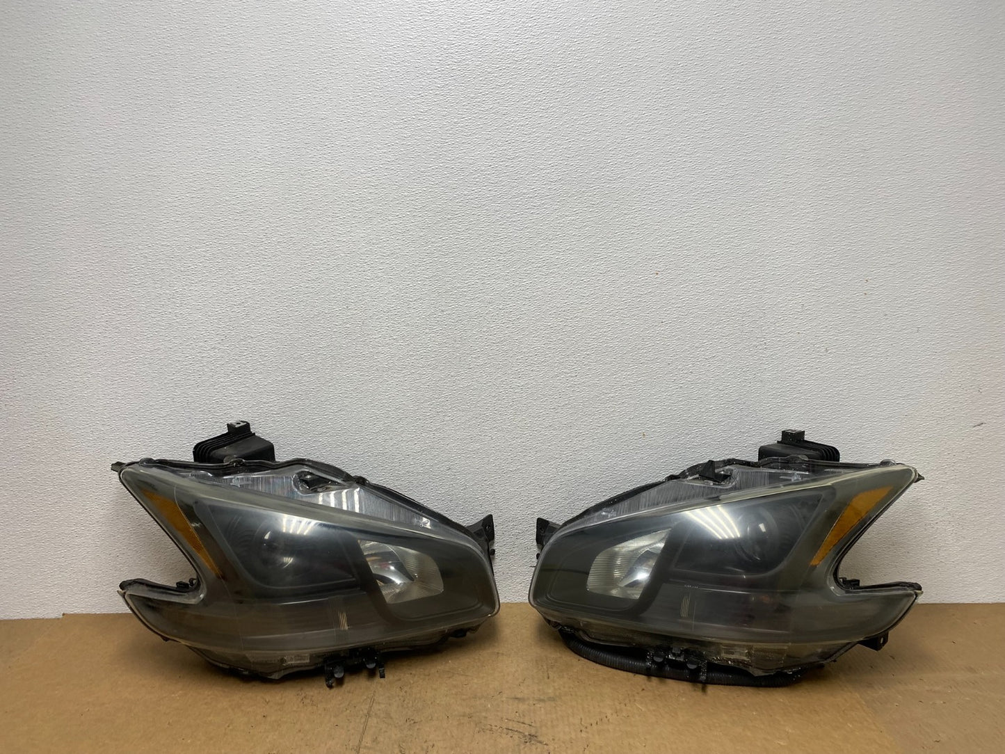 Halogen 2009 to 2014 Nissan Maxima Left+Right Set Side Headlights AC3481 DW0