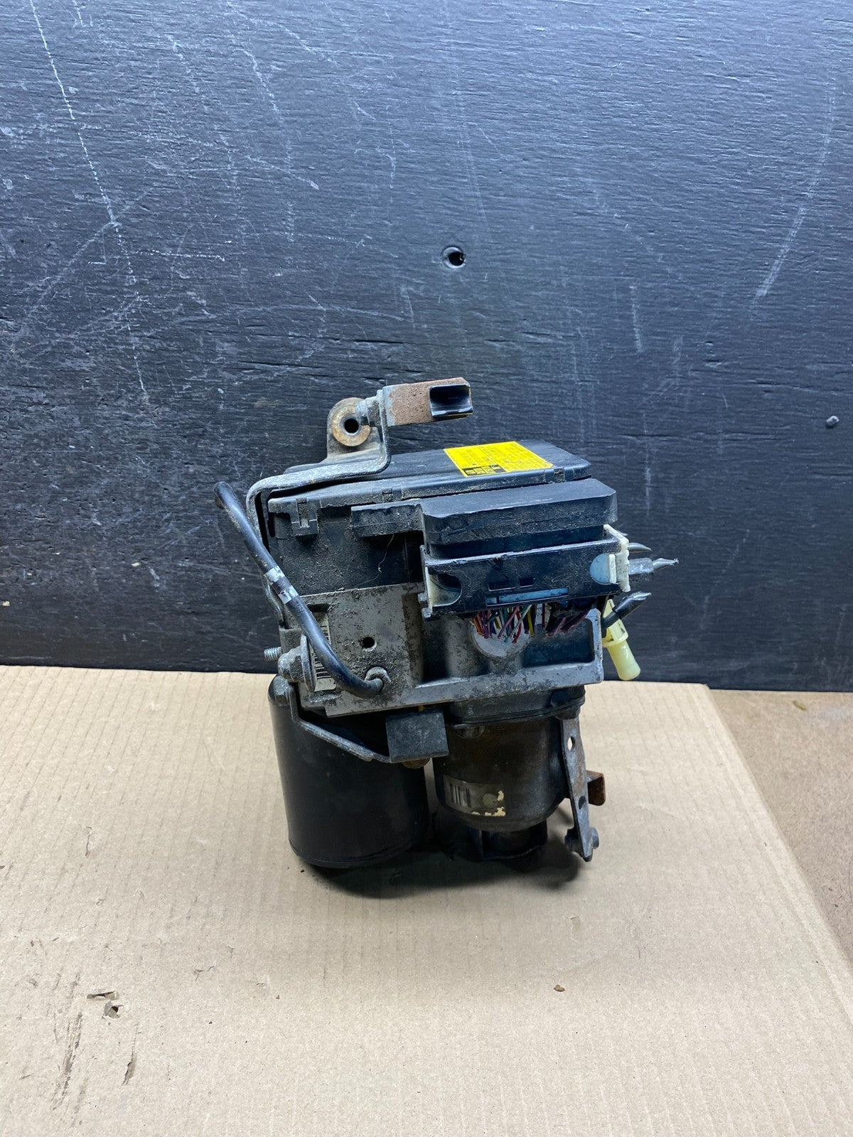 2004 - 2009 Toyota Prius ABS Brake Pump Anti Lock Module AH7375 DG4