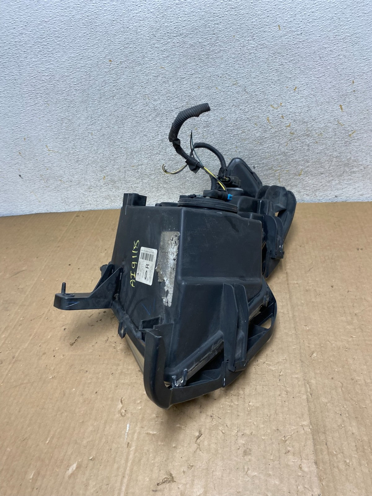 2007 to 2010 Ford Edge Right Passenger RH Halogen Headlight AI9118 DW9
