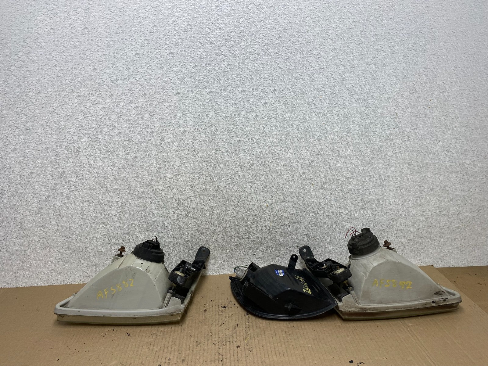 2001 2002 2003 Toyota Sienna Left+Right Side Set Headlights Halogen AF5882 DW9