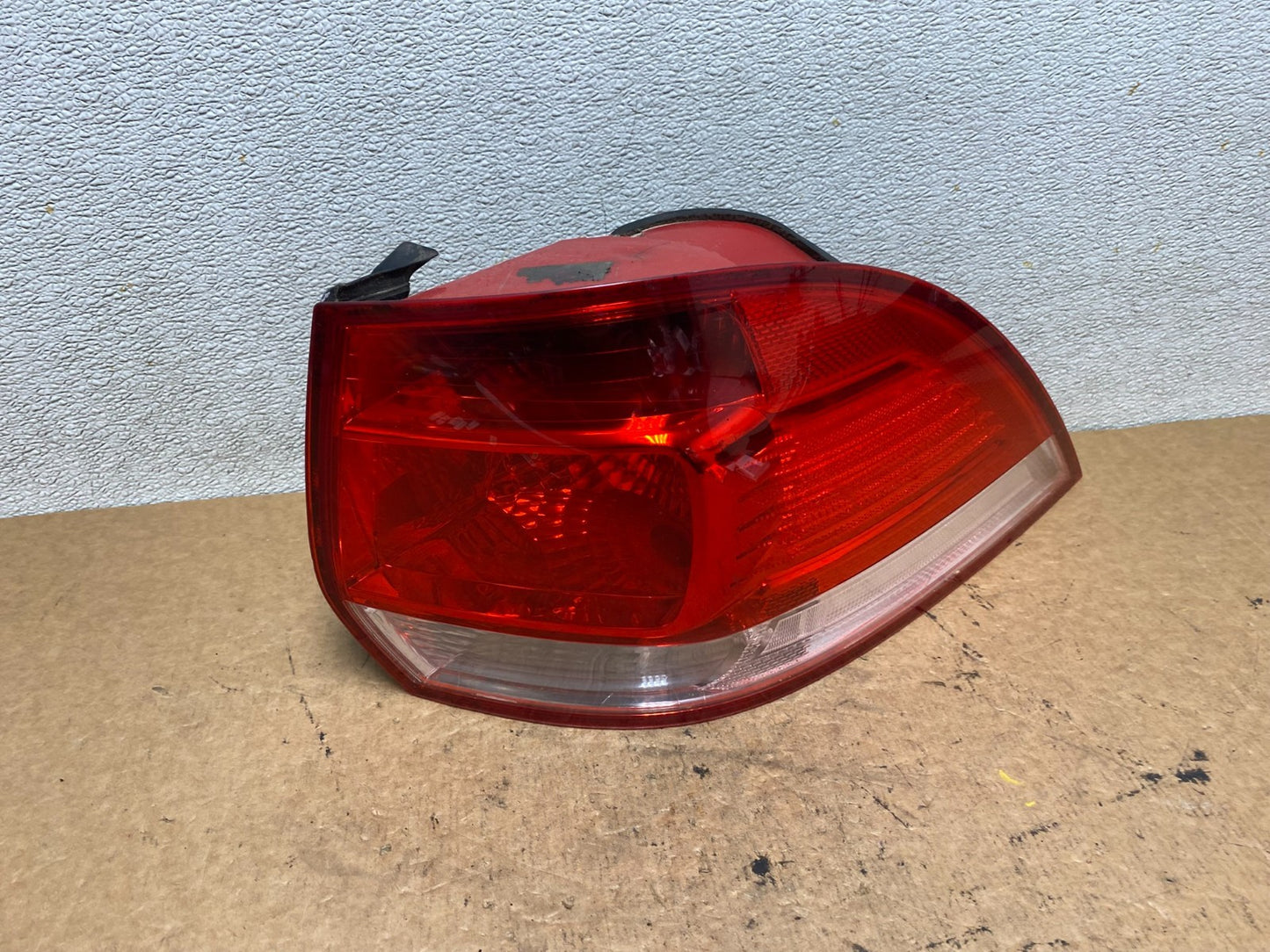 2010-2014 Volkswagen Golf MK6 Wagon Right Passenger Side Tail Light OEM S7243 GD0