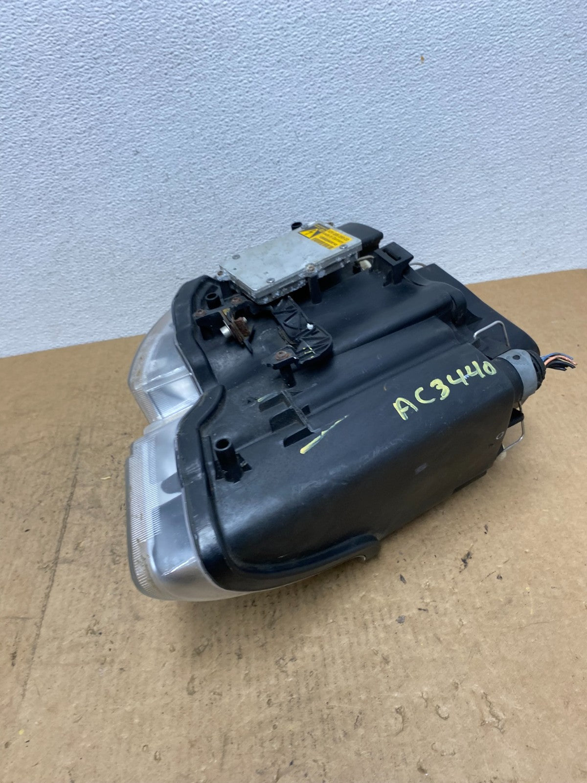2003 - 2008 Maserati Quattroporte M139 Left Driver LH Headlight Xenon AC3440 DG12