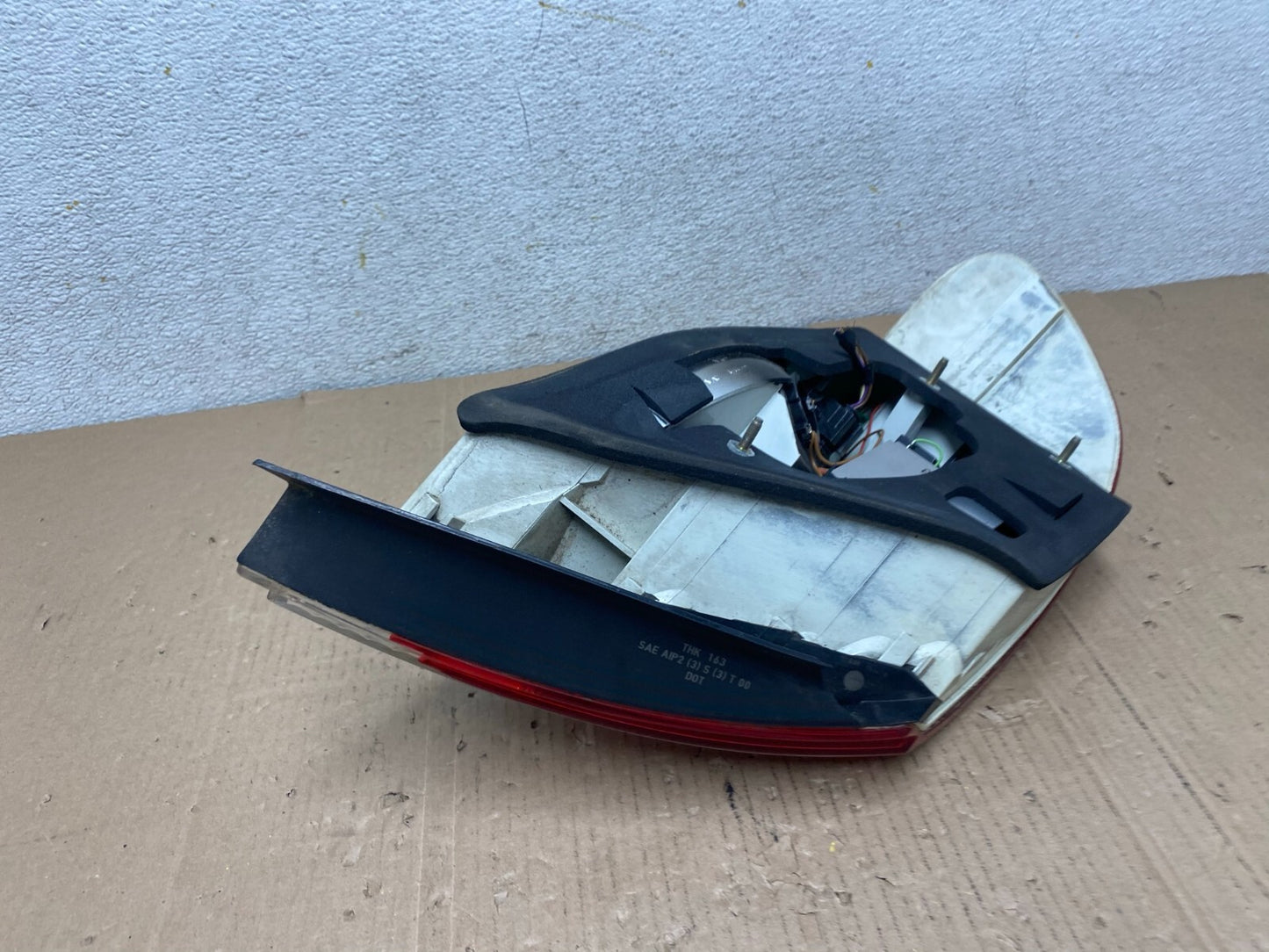 2002 to 2005 BMW 7-Series 745i 760i Right Passenger Tail Light Oem L4335 DW5