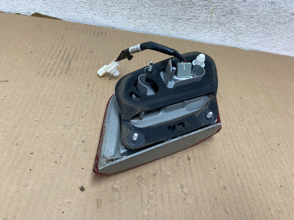 2010 - 2011 Toyota Camry Right Passenger RH Side Inner Tail Light AH3018 DW5