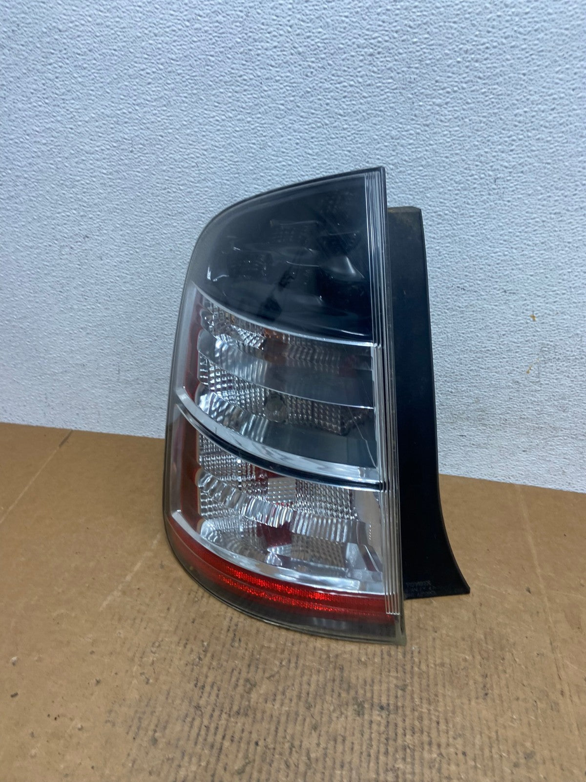2004 2005 Toyota Prius Tail Light Left Driver Lh Side AE0642 LK0