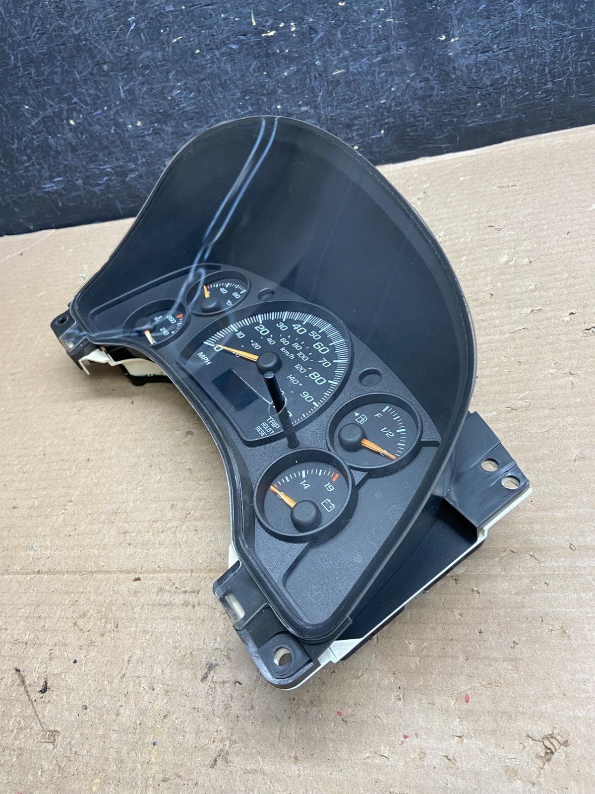2004 to 2007 Chevrolet Express Speedometer Cluster Gauge AH3846 DG5