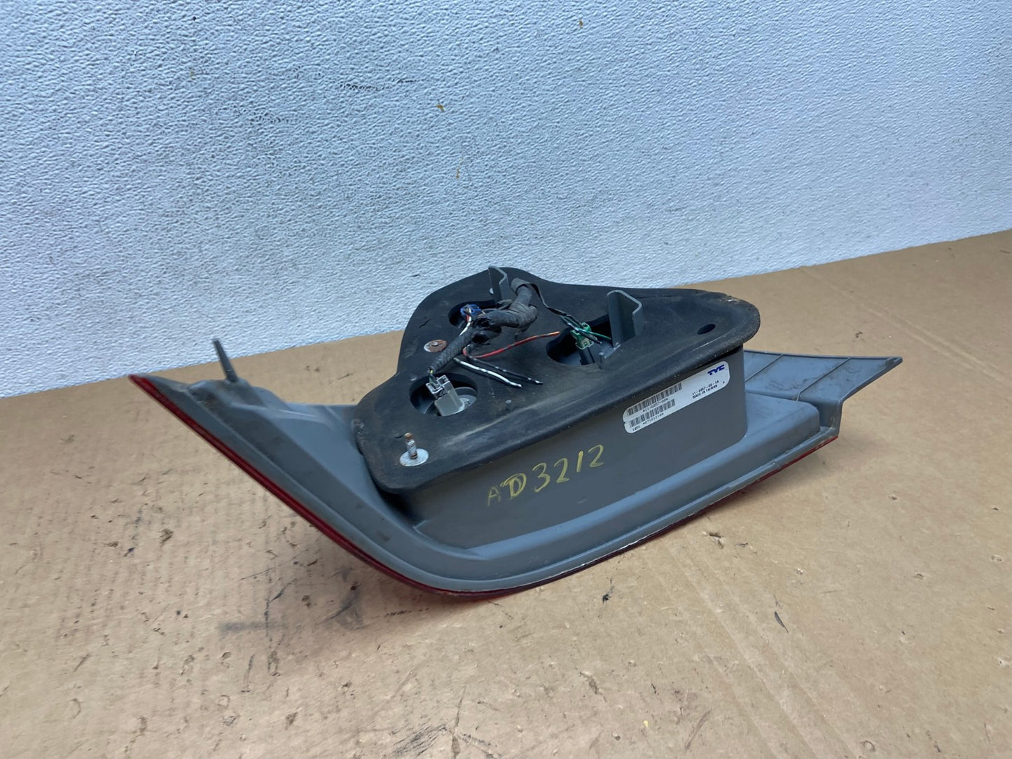 2004-2005 Honda Civic Coupe Right Passenger Rh Side Tail Light AD3212 LK5