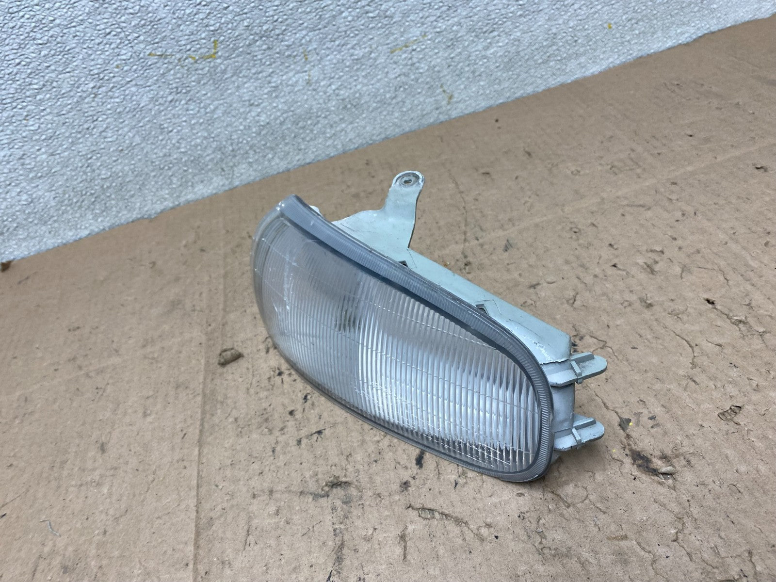 1992 to 1994 Toyota Camry Left Driver LH Side Turn Signal Oem W0971 DW1