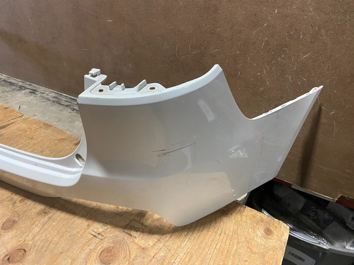 2016 to 2018 Kia Sorento Rear Upper Bumper Cover Y9763 PS2