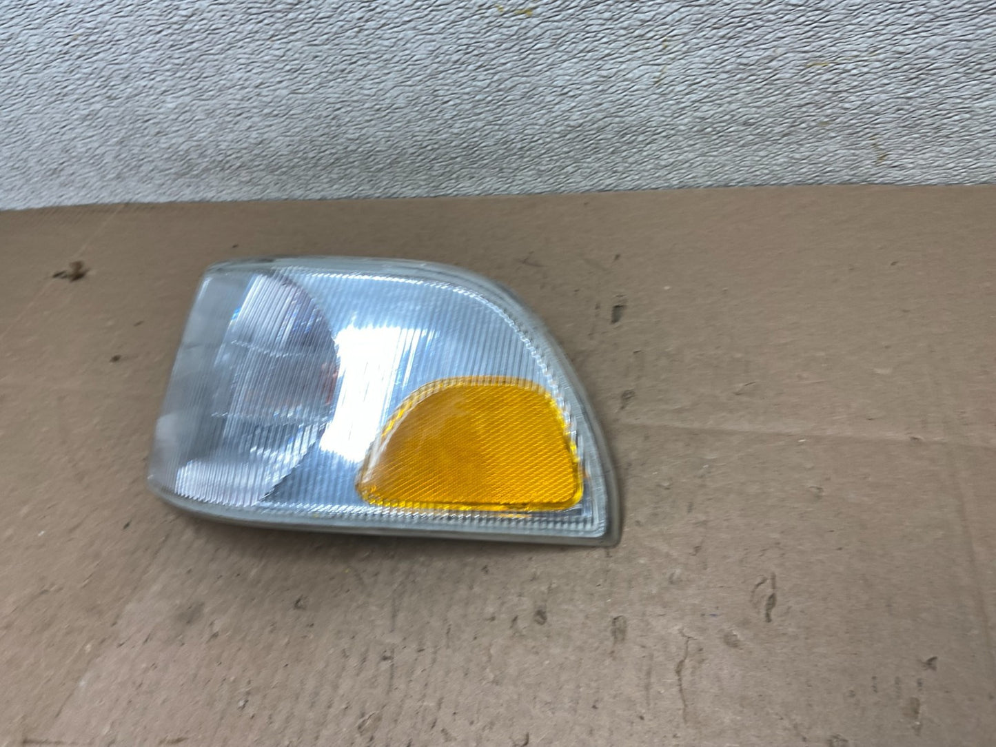 1998 to 2001 Volvo C70 Left Driver LH Side Turn Signal OEM Y2698 DW1