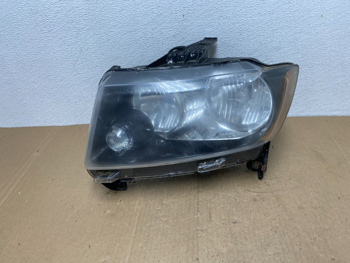 2011 to 2013 Jeep Grand Cherokee Halogen Left Driver Lh Headlight AC5754 DW0