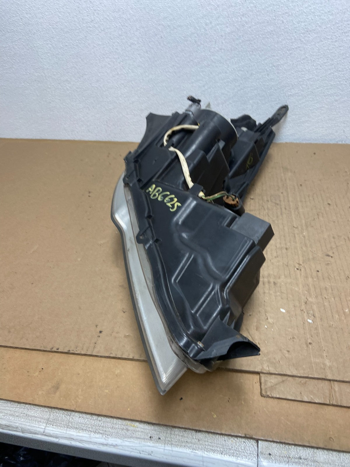 2010 2011 2012 Subaru Legacy Outback Left Driver Halogen Headlight AD2501 DW7