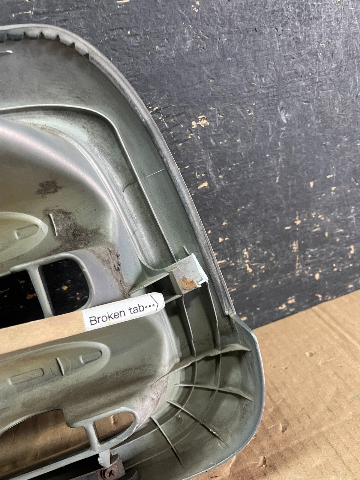 2001 to 2004 Toyota Sequoia Front Upper Grill Grille W/ Emblem Oem AB3210 DG14
