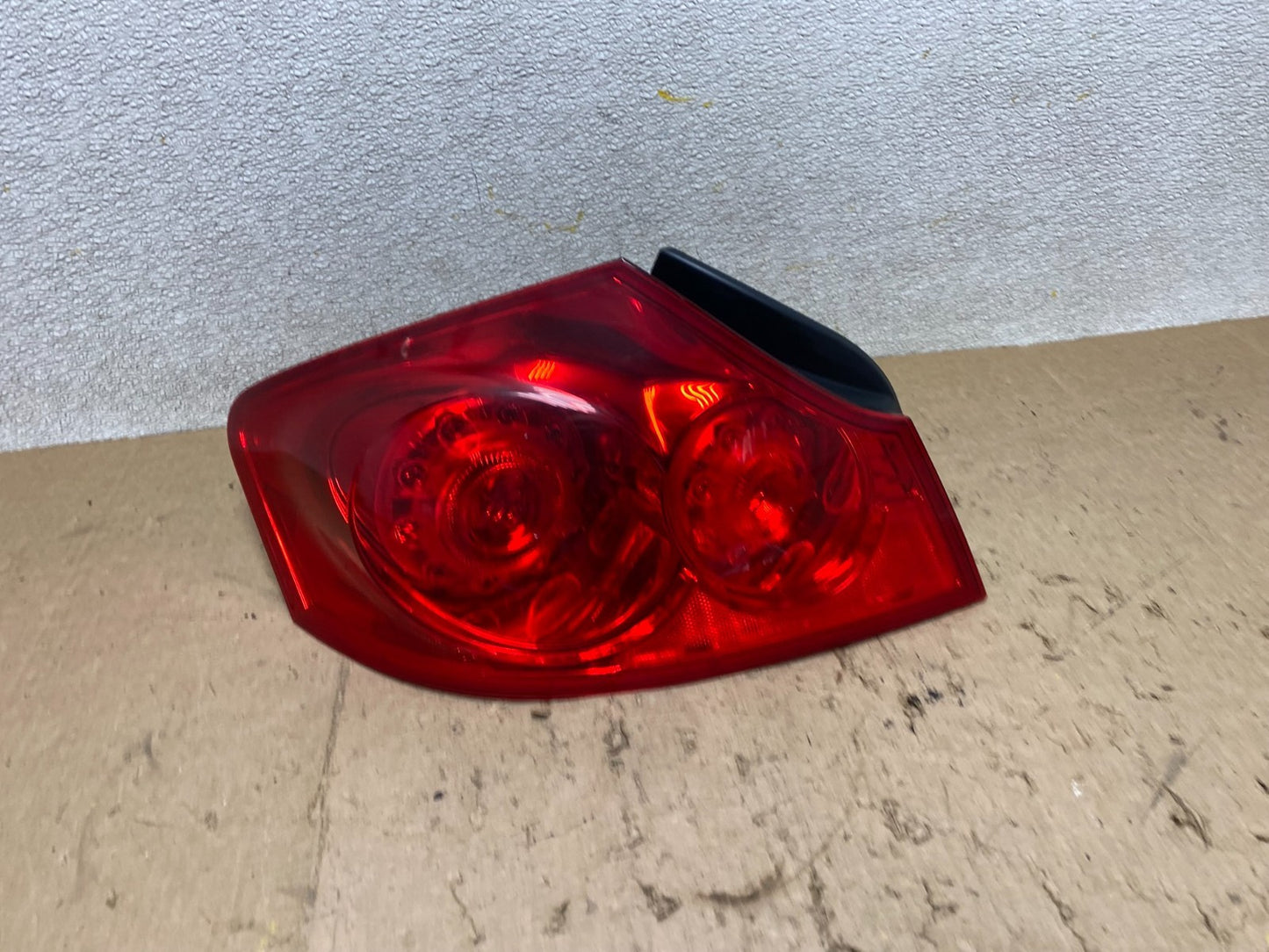 2007 to 2013 Infiniti G35 G37 Sedan Left Driver LH Side Tail Light Oem X2439 DW0