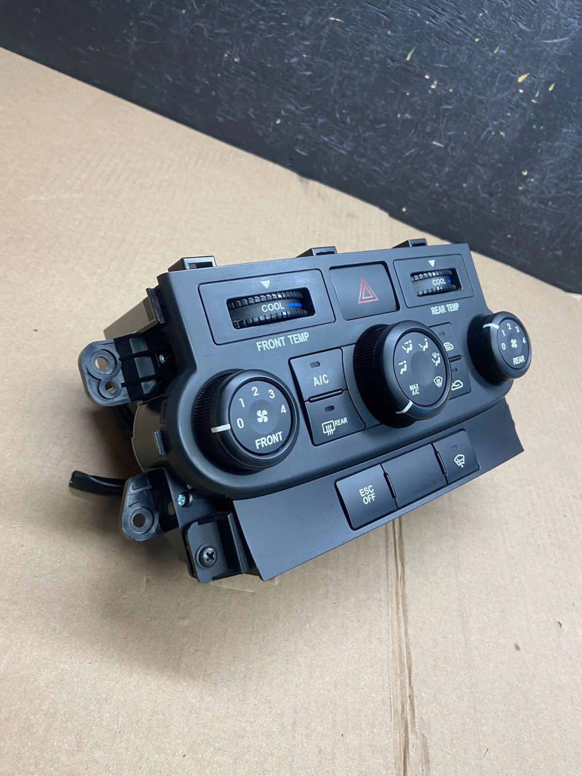 2006 - 2012 Kia Sedona AC Temperature Climate Control Switch AE4214 DG1