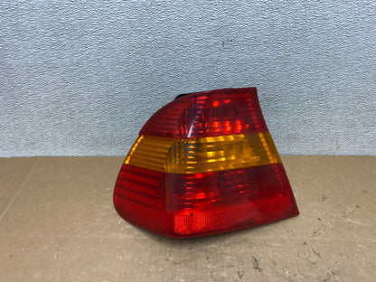 2002 -  2005 BMW 3 E46 Series Left Driver Side Lh Tail Light V5604 DW0