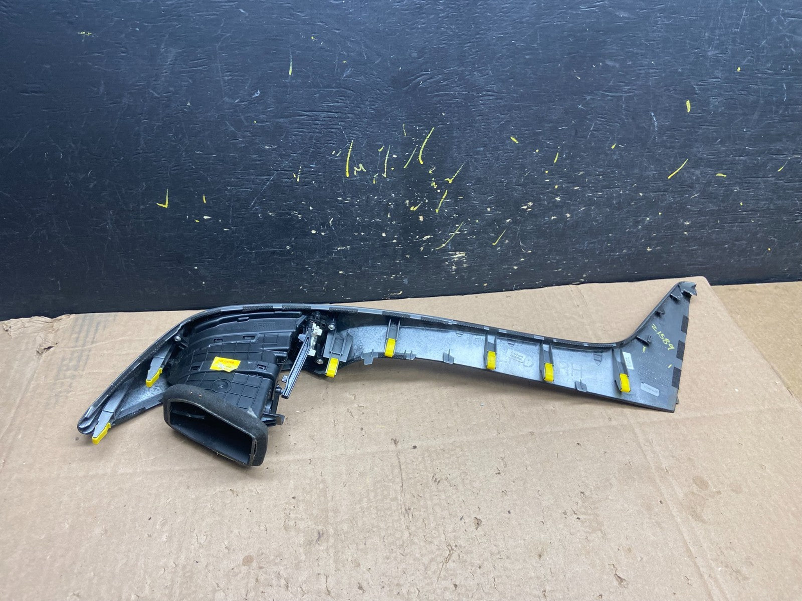 2014-2016 Hyundai Elantra Center Right Garnish Trim Bezel Air Vent z1589 DG5