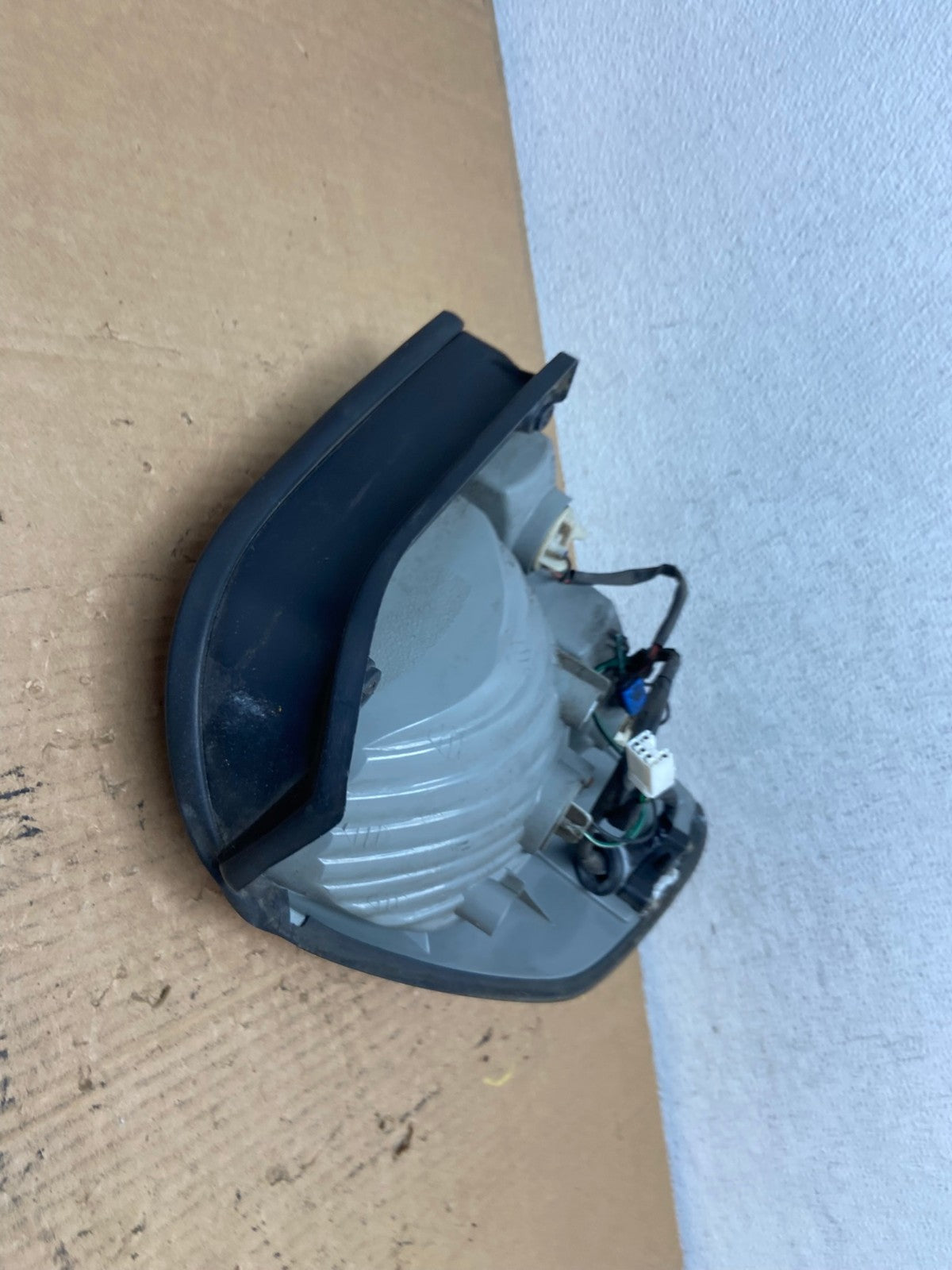 2005 to 2006 Hyundai Santa Fe Right Passenger Rh Side Tail Light AD1161 LK4