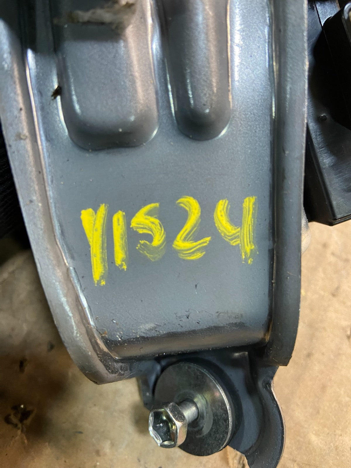 2009 to 2012 Toyota Matrix Rear Wiper Windshield Motor OEM Y1524 DG7