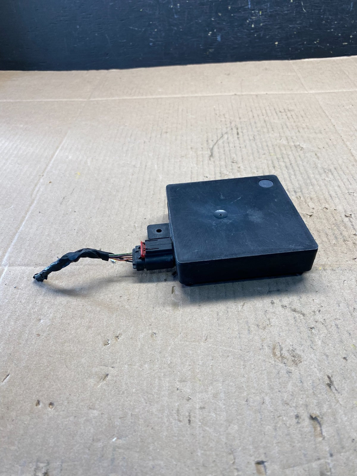 2013 to 2018 Ford Lincoln Rear Radar Blind Spot Module OEM r5959 DG2